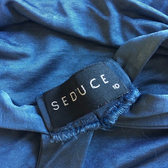 SEDUCE Satin Gown - Picture 5 of 5